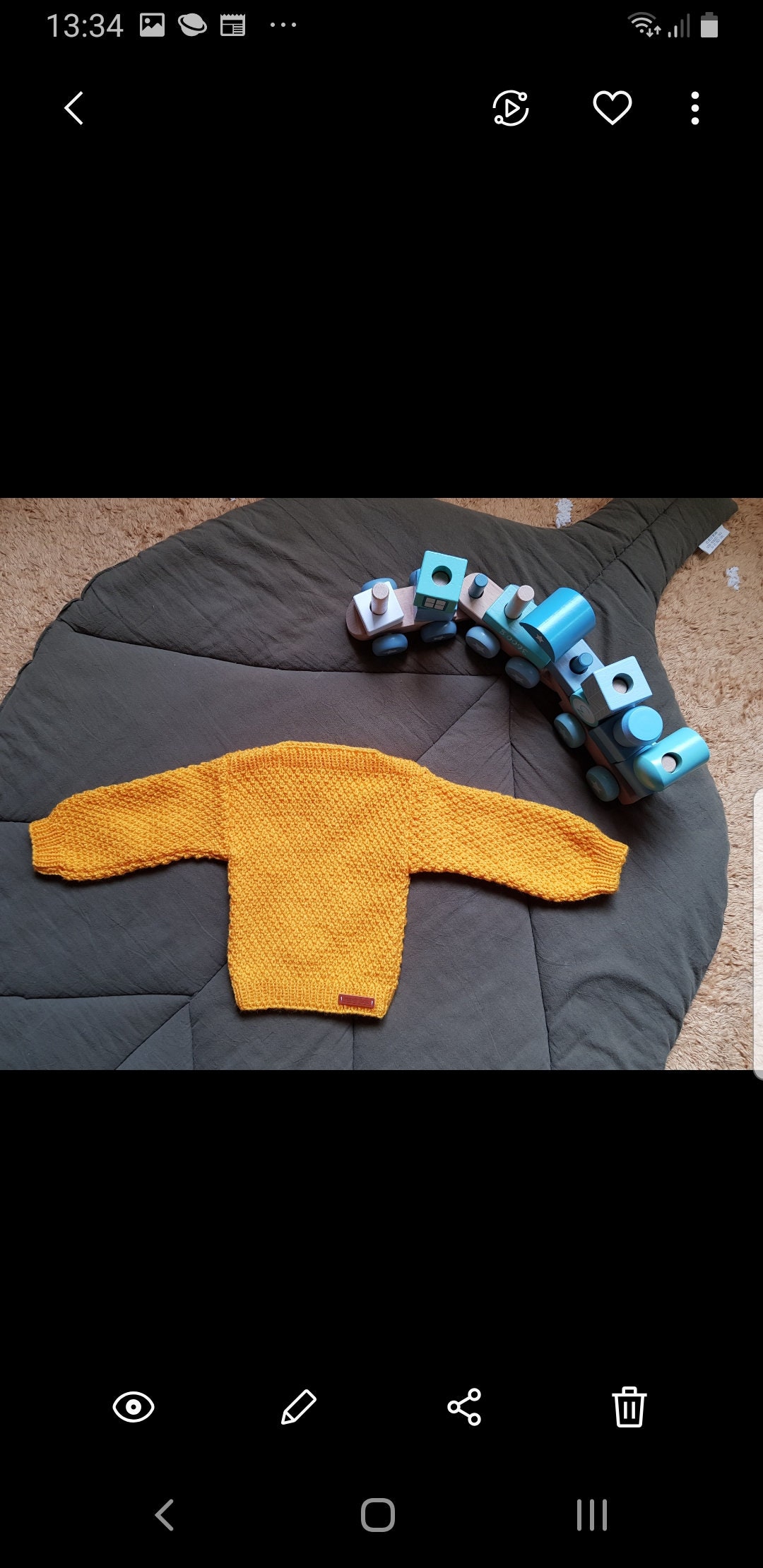 Handgestrickter Babypullover Für 6 - 9 Monate in Gelb von BirgitsStrickstube