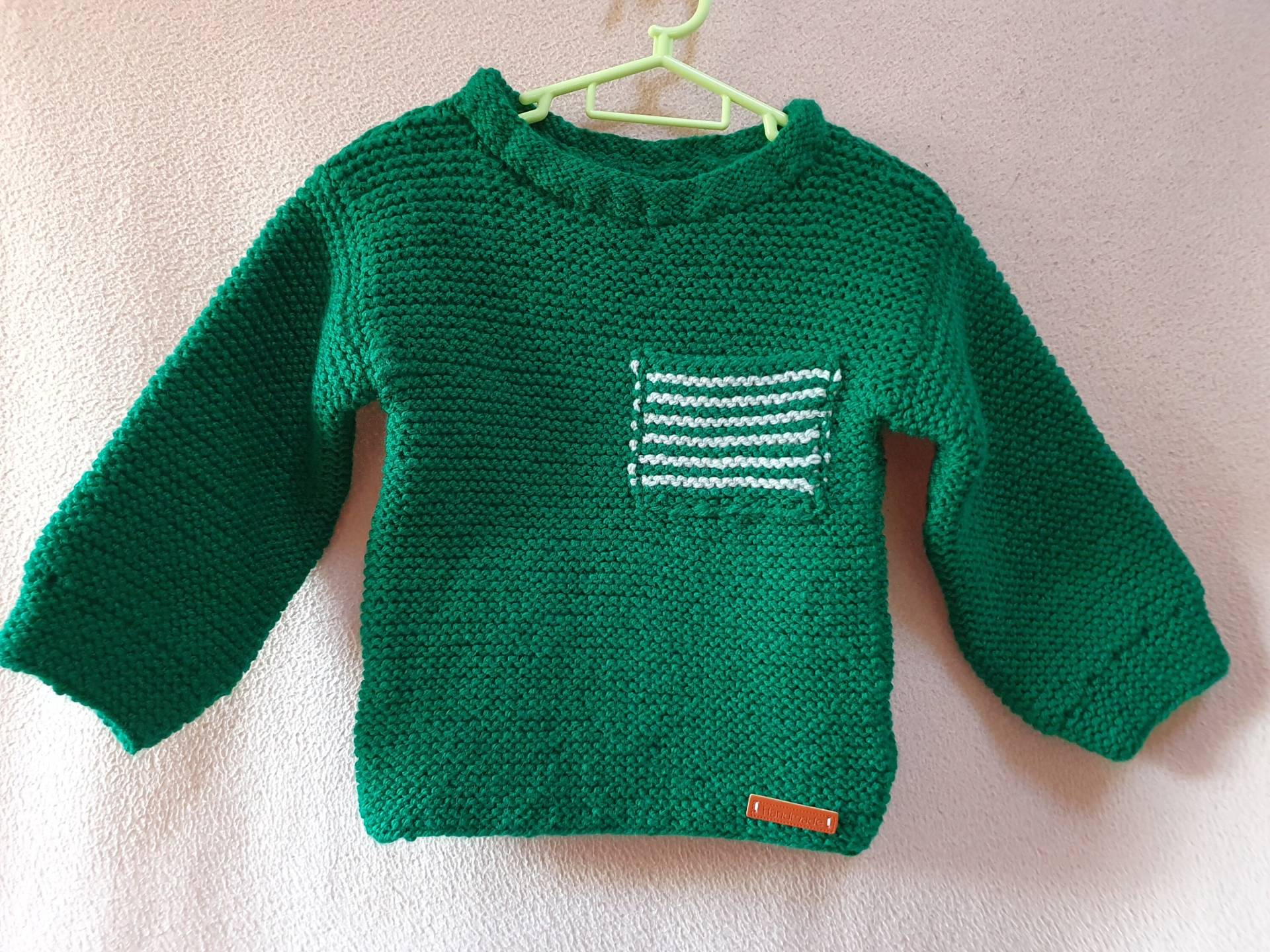 Handgestrickter Babypullover in Grün Mit Kleiner Tasche Für Ca. 9-12 Monate von BirgitsStrickstube