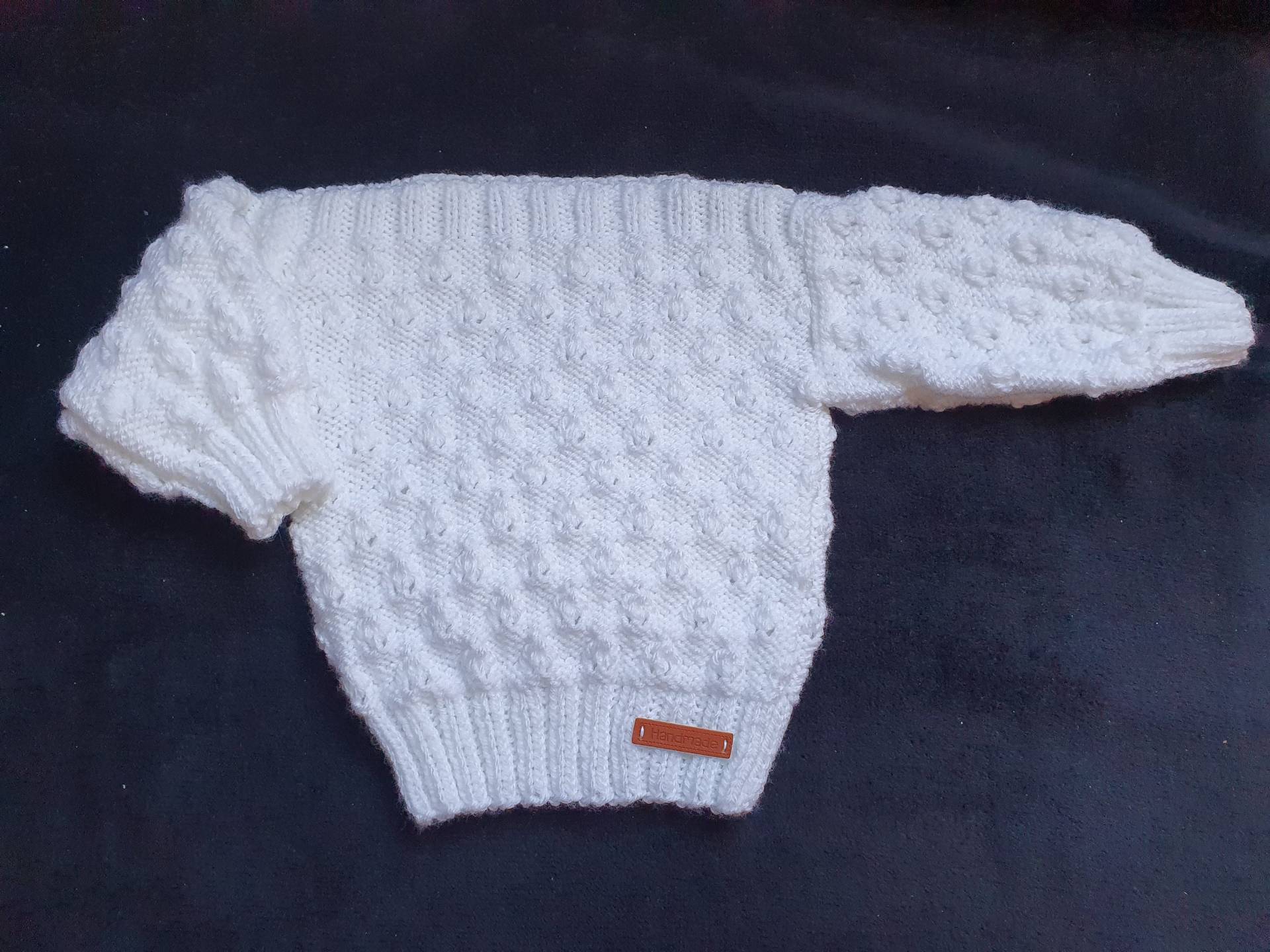 Handgestrickter Babypullover in Weiß Für Ca. 6-9 Monate von BirgitsStrickstube