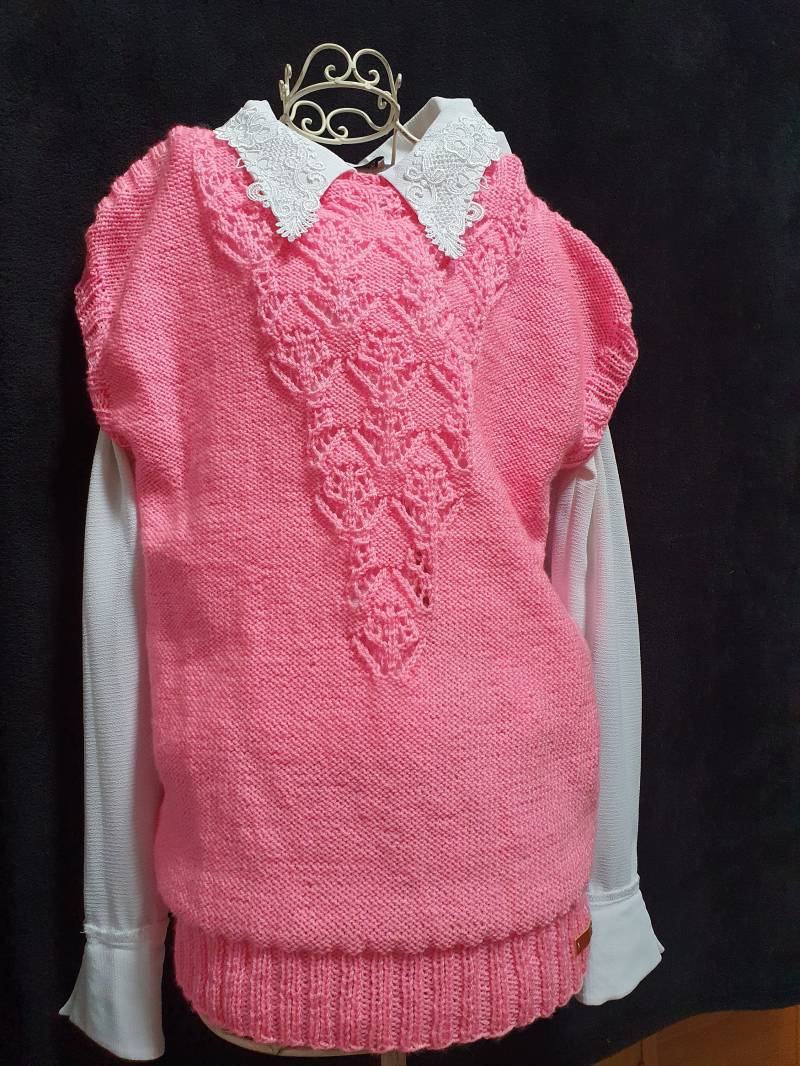 Handgestrickter Damenpullover, Kurzer Arm, Kann Auch Als Pullunder Getragen Werden in Rosa Handgestrickter Damenpullover, Kurzer Arm, Kann Auch Als Pullunder Getragen Werden in Rosa von BirgitsStrickstube