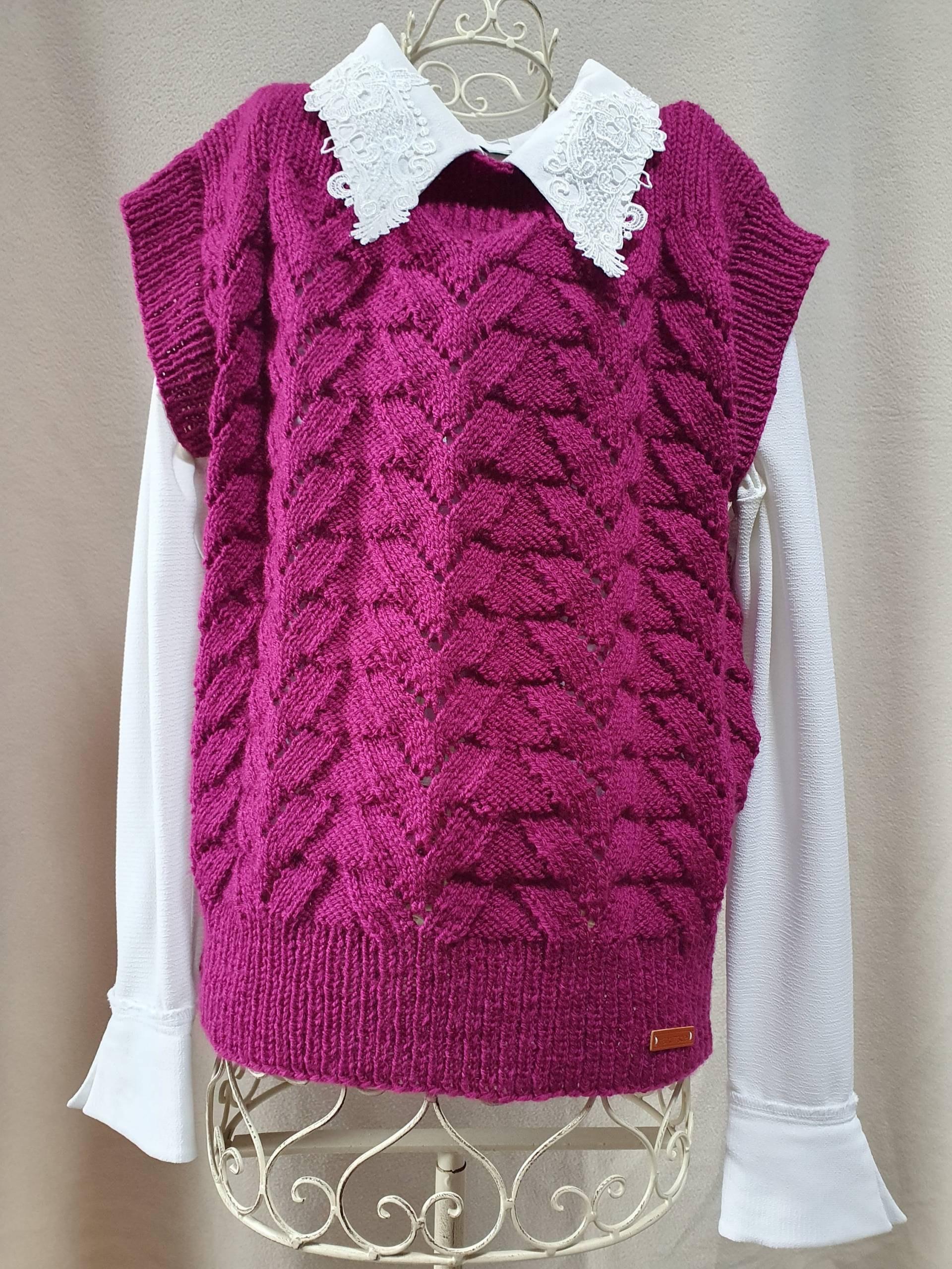 Handgestrickter Damenpullunder, Pullover in Dunkelrot, Größe M von BirgitsStrickstube
