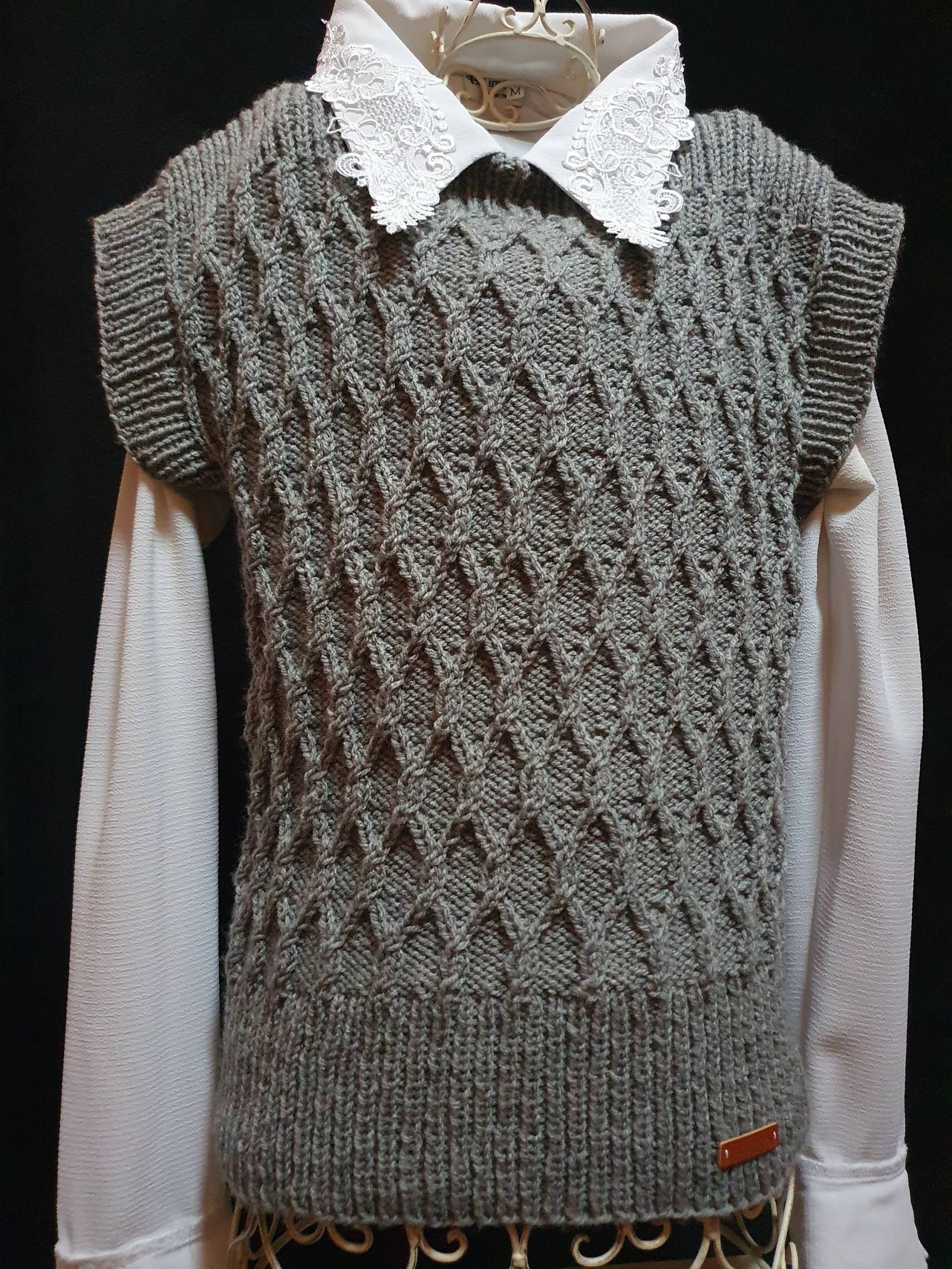 Handgestrickter Damenpullunder, Pullover in Grau, Größe S von BirgitsStrickstube