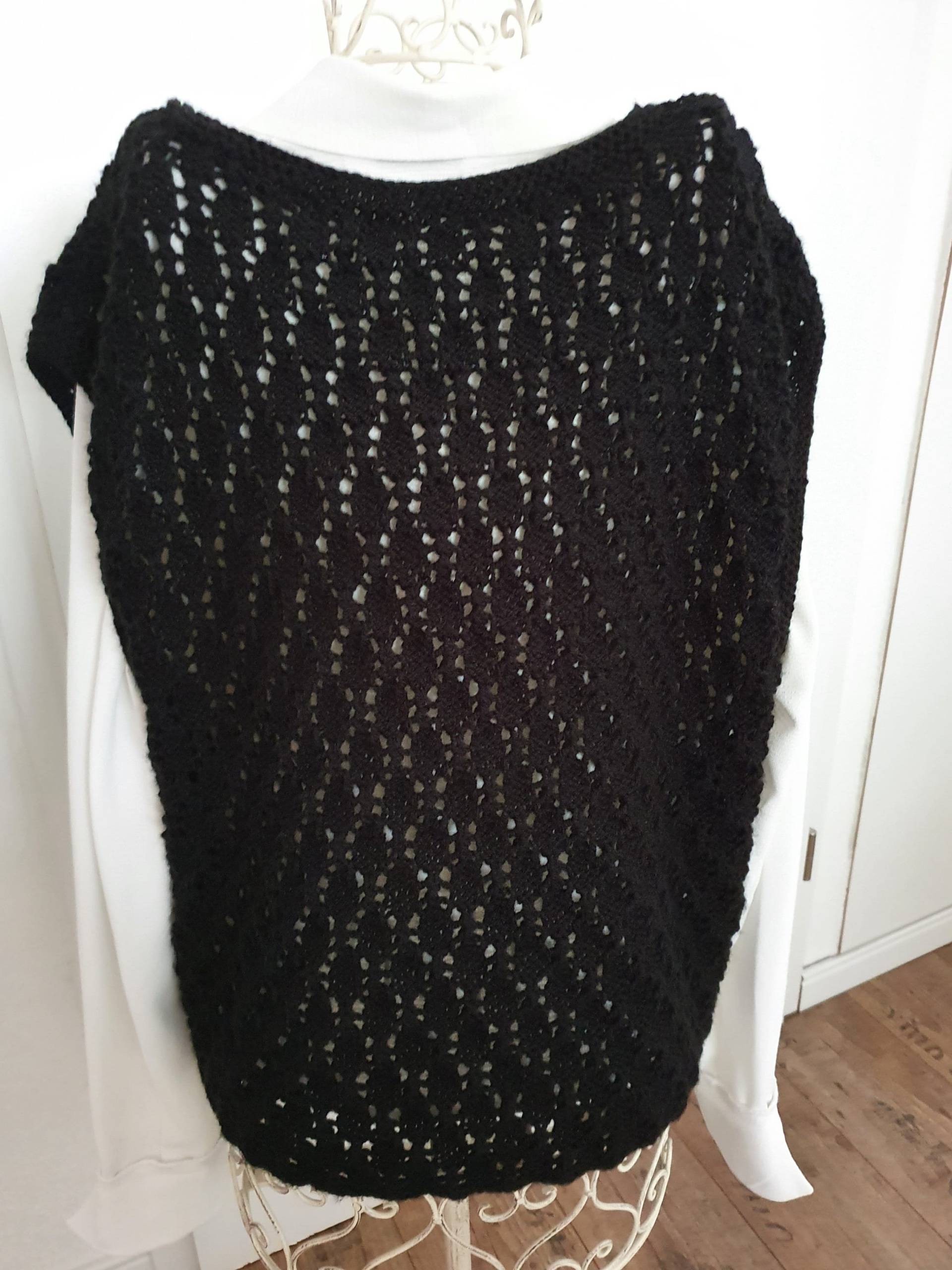 Handgestrickter Damenpullunder in Schwarz, Größe S - M von BirgitsStrickstube