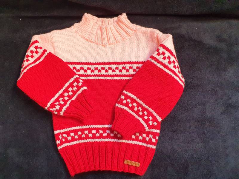 Handgestrickter Kinderpullover Ab Ca. 4 Jahre in Rosa Und Rot von BirgitsStrickstube