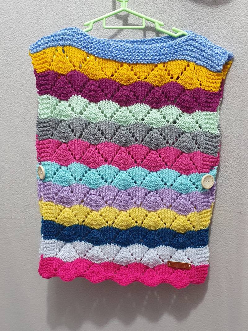 Handgestrickter Poncho Für Mädchen Ab Ca. 2 Jahren, Mehrfarbig Gestreift von BirgitsStrickstube