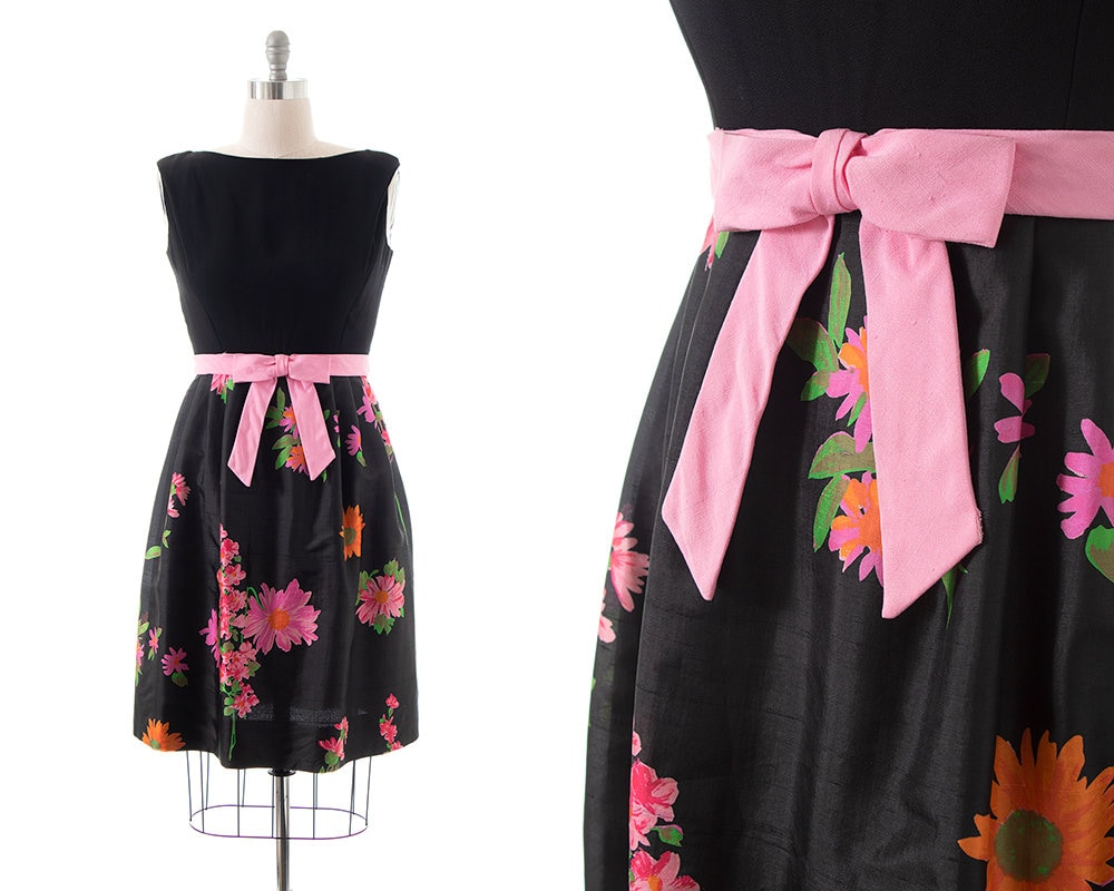 Vintage 1960Er Jahre Party Kleid | 60S Floral Print Seide Schwarz Fit & Flare Ärmelloses Sommerkleid | Medium von BirthdayLifeVintage