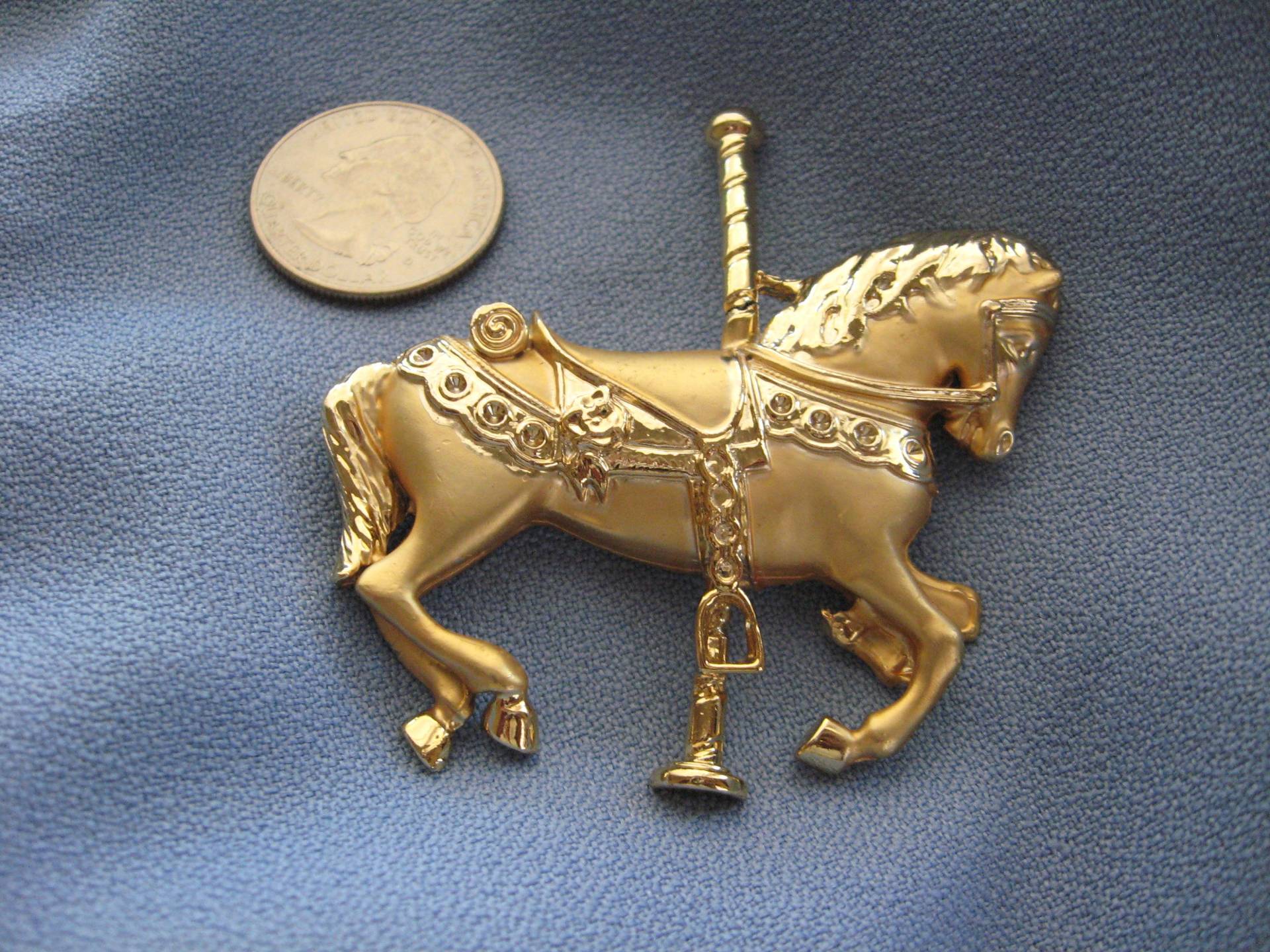Karussellpferd Brosche von BitBitOnMadisonTiqs