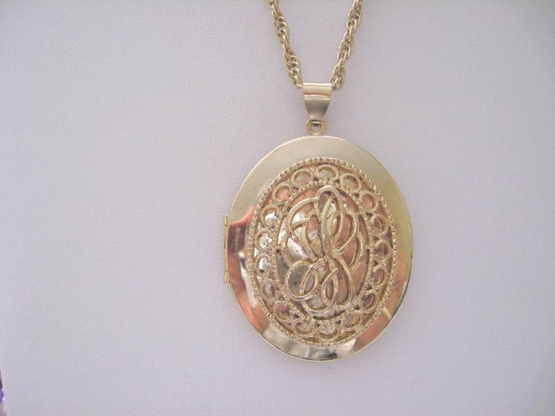 Sarah Coventry Erbstück Medaillon Halskette Vintage Goldfarbene Filigrane Anhänger von BitBitOnMadisonTiqs