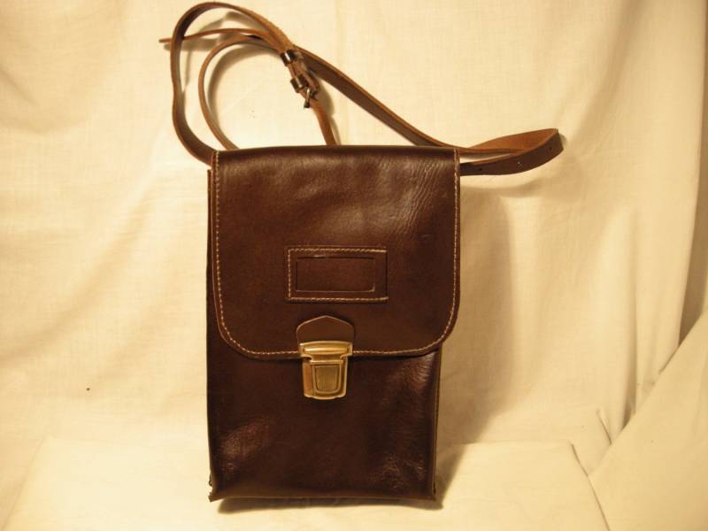 Vintage 1960Er Schokobraune Leder Offizier Feldtasche - Umhängetasche Neu von BitakaVintage