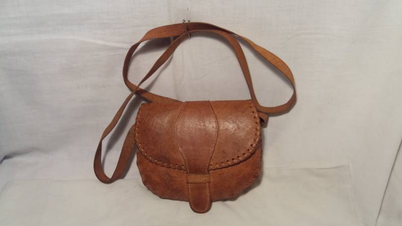 Vintage 1970 Handgefertigte Hellbraune Leder Handtasche - Schultertasche Neu von BitakaVintage