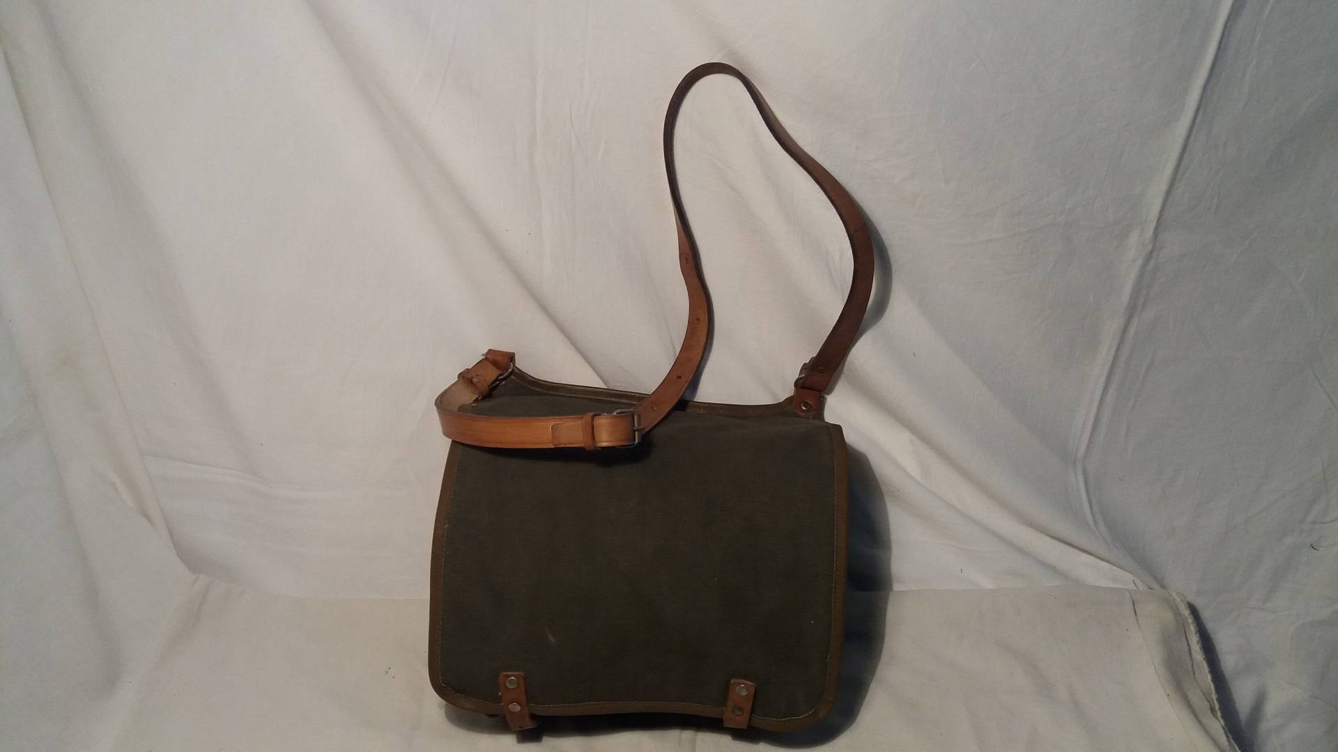 Vintage 70Er Jahre Military Green Canvas Tasche - Schultertasche Neu von BitakaVintage