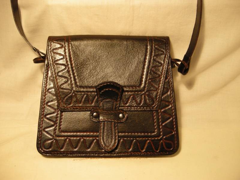 Vintage 80Er Jahre Handgefertigte Dunkelbraune Leder Handtasche - Schultertasche Neu von BitakaVintage
