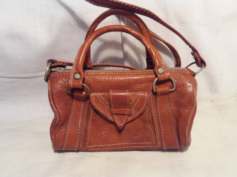 Vintage Braun Kamel Leder Dreieckig Handtasche/Schultertasche Kleine Größe - Neu von BitakaVintage