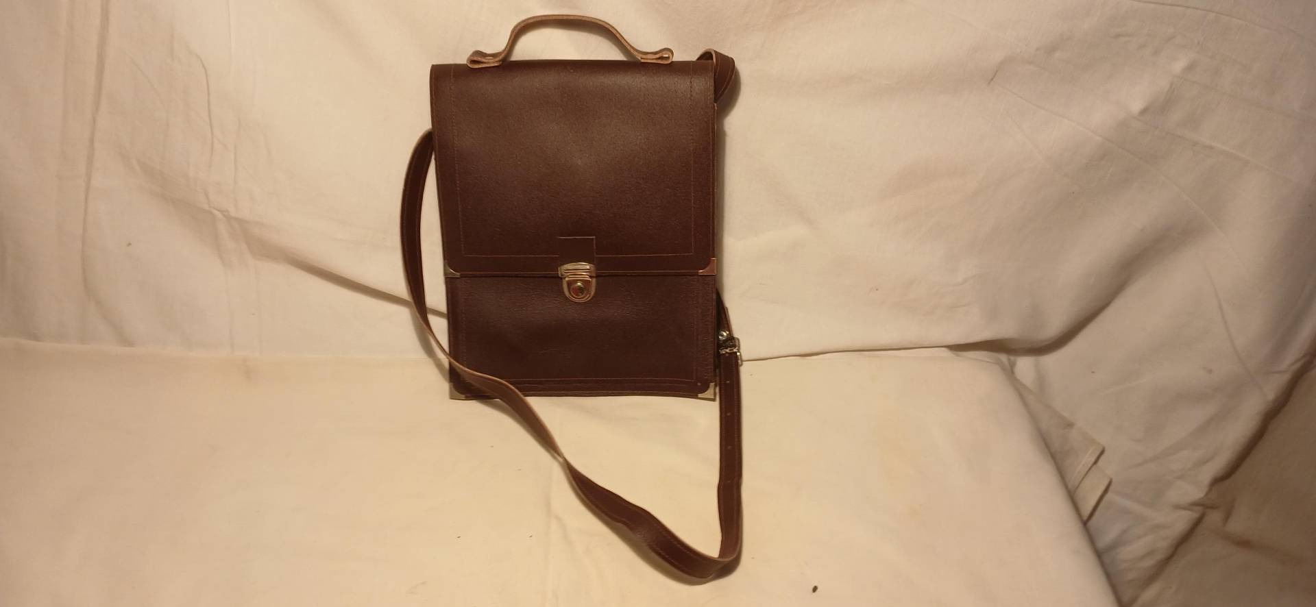 Vintage Dunkelrot Leder Herren Handbad - Umhängetasche Messenger Bag.neu von BitakaVintage