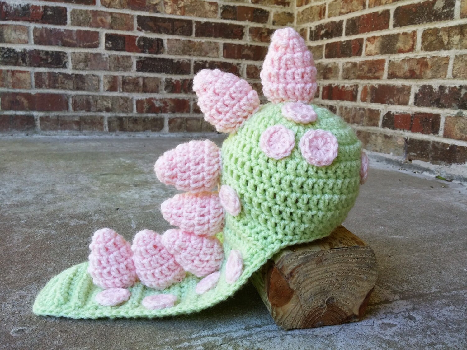 Häkeln Baby Dinosaurier Drachen Hut Prop - Mädchen Kostüm-Halloween Kostüm-Tier Hut - Neugeborenen Fotografie Requisite - Dusche Geschenk von BitofWhimsyCrochet