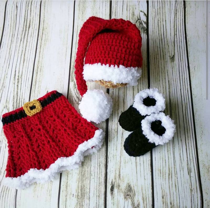 Crochet Santa Outfit Baby Girl-Baby Girl Suit-Weihnachtsanzug-Neugeborenen Mädchen Foto Prop-Baby Erste Weihnachten Outfit-Santa Hat von BitofWhimsyCrochet