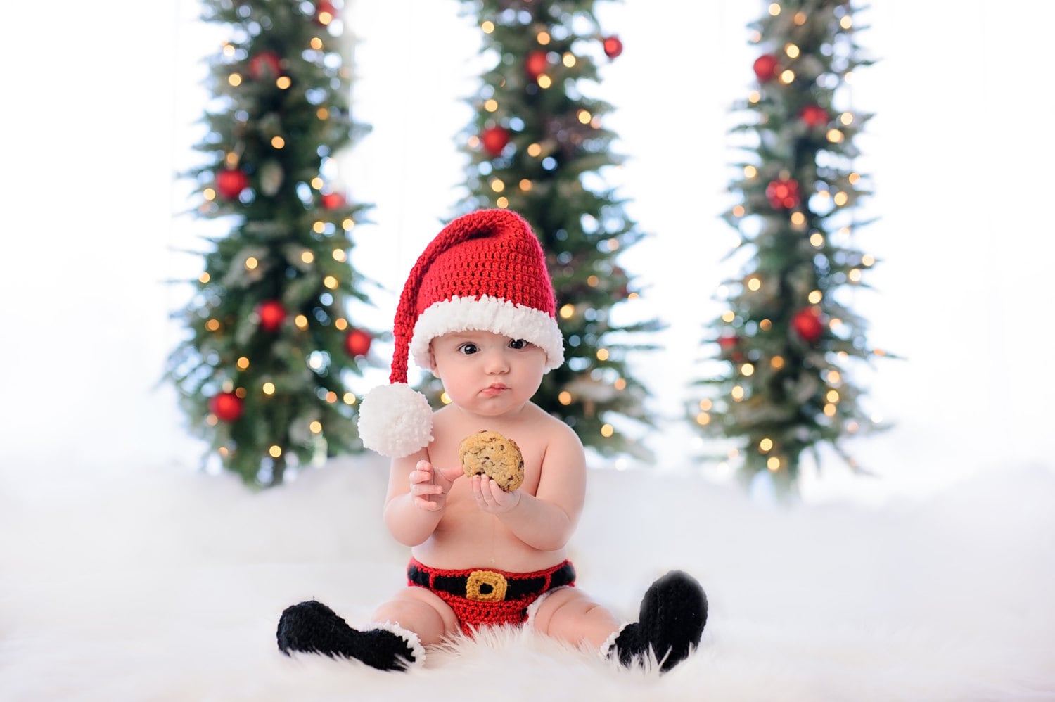 Neugeborenen Santa Outfit - Häkeln Set Nikolaus Kostüm Foto Requisite Babys Erste Weihnachten Requisiten Nikolausmütze von BitofWhimsyCrochet