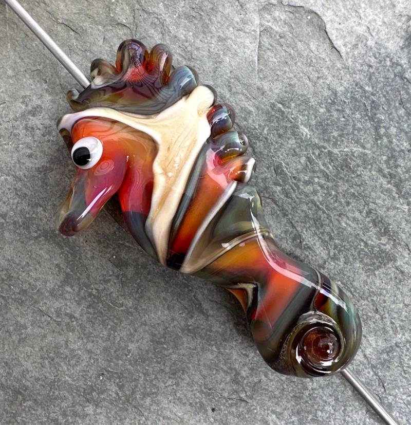 Lampwork Glass Multicolor Seepferdchen Fokal von BitsofBrilliance