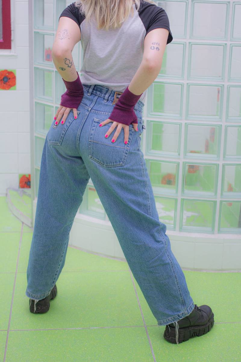 Armstulpen Pulswärmer Handwärmer Weiche Warme Stulpen Vlies Flies Brombeere Flauschig Weich Warm Mit Daumen Handgenäht Bordeaux Rot Cassis von BitteDrehenSieDurch