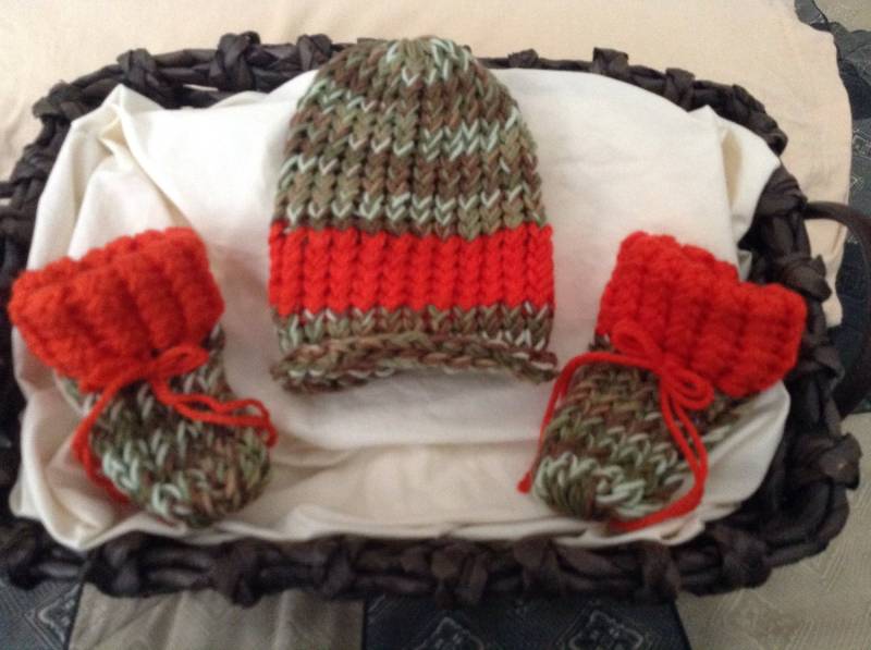 Camo Baby Mütze Und Schühchen, Camo Hunter Neugeborenen Foto Prop, Camo von BityBootiesAndHats