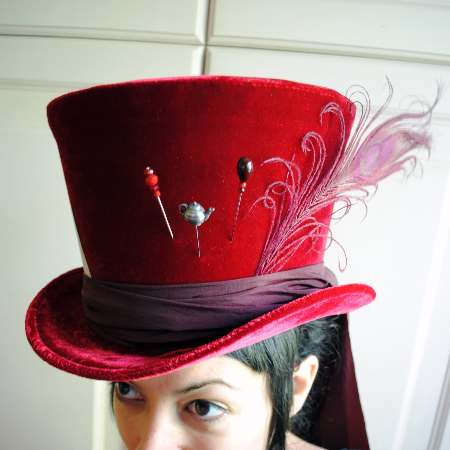 Roter Verrückter Hutmacher-Hut, Anpassbarer Samt-Zylinder, Steampunk-Zylinder, Herrenhüte, Alice Im Wunderland-Spezialanfertigung Auf Bestellung Roter Verrückter Hutmacher-Hut, Anpassbarer Samt-Zylinder, Steampunk-Zylinder, Herrenhüte, Alice Im Wunderland-Spezialanfertigung Auf Bestellung von BizarreNoir