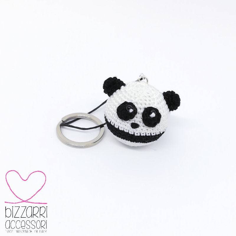 Panda Häkel Schlüsselanhänger Panda Häkel Schlüsselanhänger von BizzarriAccessori