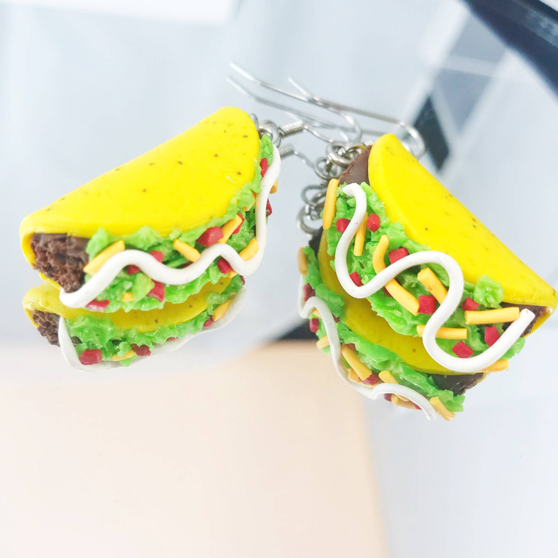 Taco Ohrringe - Handgemacht Anhänger Geschenk Geburtstag Jubiläum Polymer Clay Einzigartig Essen Schmuck Realistisch Miniatur von BizzyBeadsBoutique