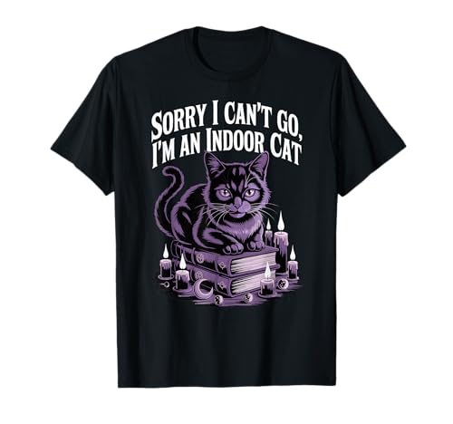 Ich Bin eine Hauskatze, süßes Hexenkätzchen mit Büchern und Kerzen T-Shirt von Black Cats and Pet Humor Designs