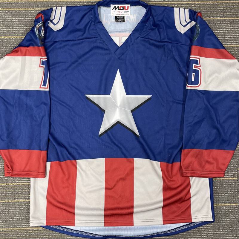 Captain America Steve Rogers Avengers Hockey Jersey, Blau von BlackAndTanSports