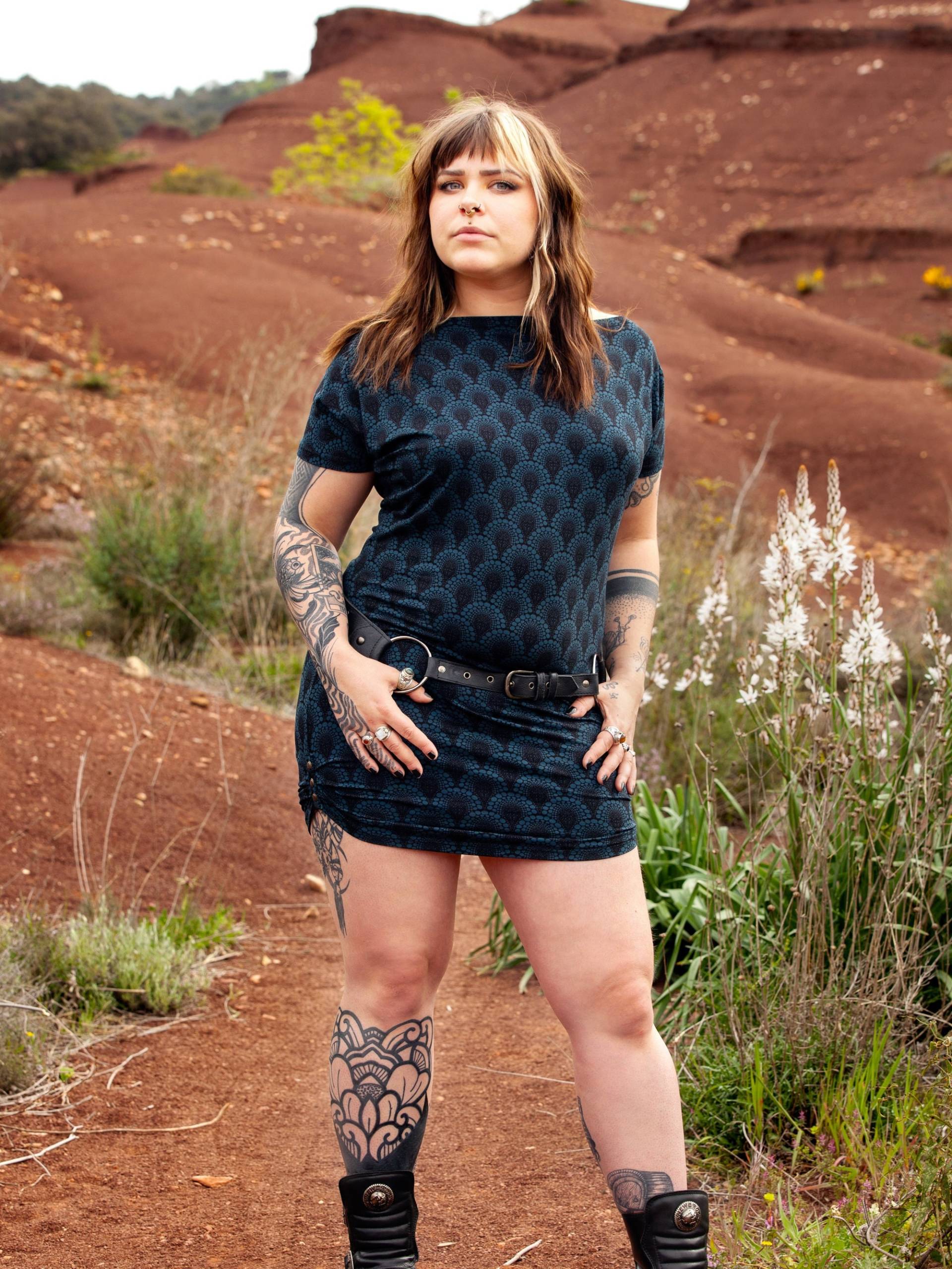 stretch Viskose Jersey Tunika Kleid, Kimono Ärmel Mit Lochmuster, Voodoo Drop Blau Von Blackbohem von BlackBohemWear