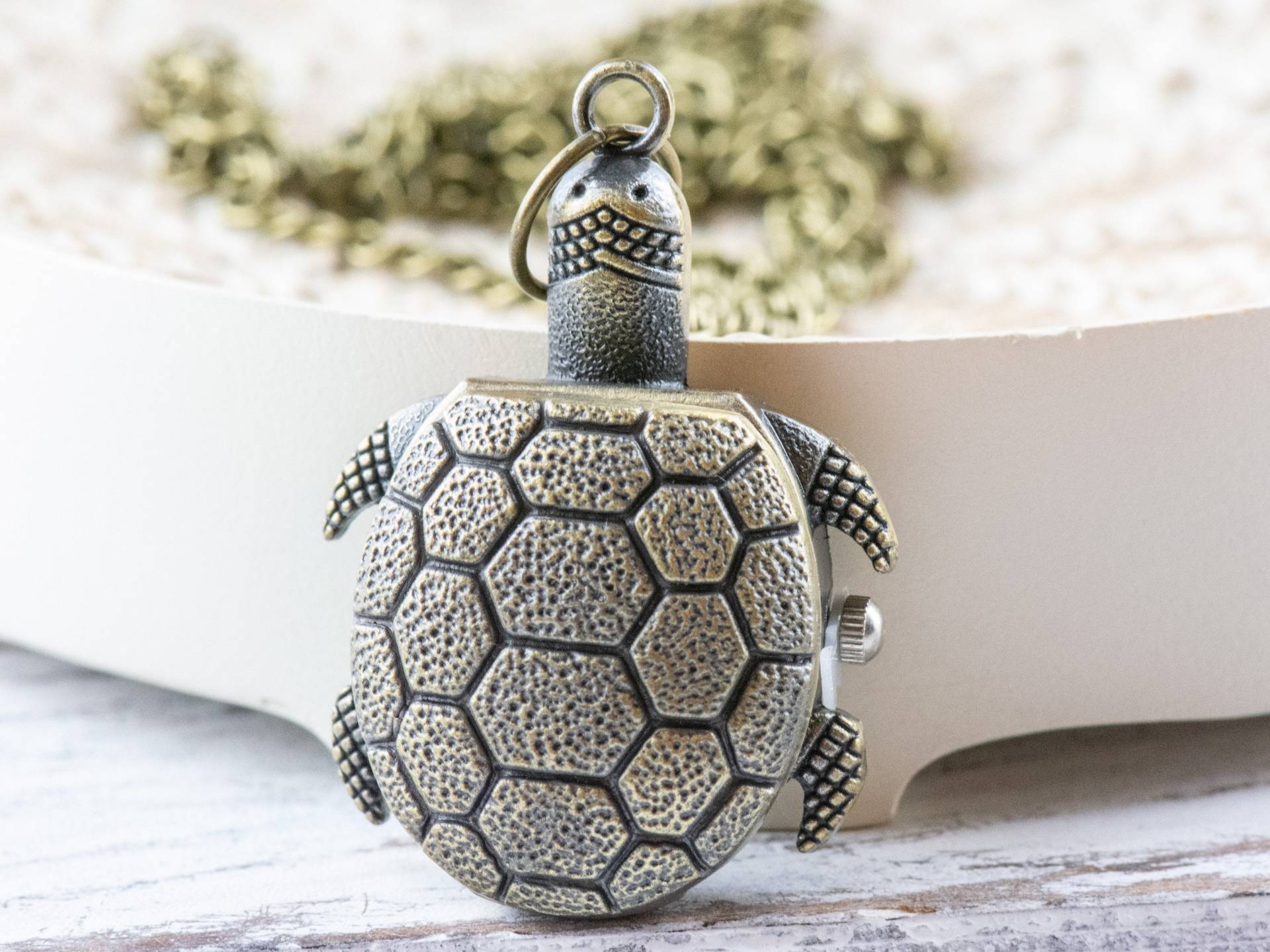 Schildkröten Bronze Taschenuhr-Lange Halskette/Einzigartige Uhren Meeresschildkröten-Schmuck Schildkröten Bronze Taschenuhr-Lange Halskette/Einzigartige Uhren Meeresschildkröten-Schmuck von BlackBrookShop