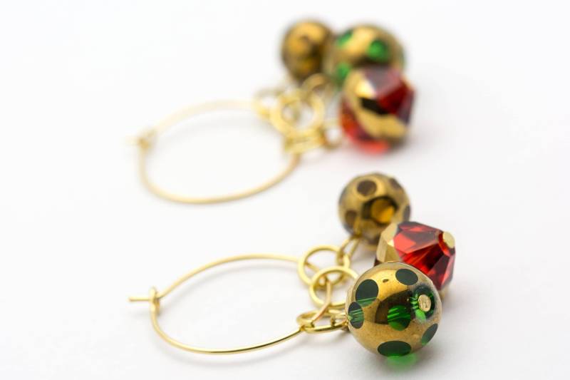 Weihnachten Creolen | Rote Facettierte Glas Festliche Ohrringe Gold Offene 20mm Weihnachten Creolen | Rote Facettierte Glas Festliche Ohrringe Gold Offene 20mm von BlackBrookShop