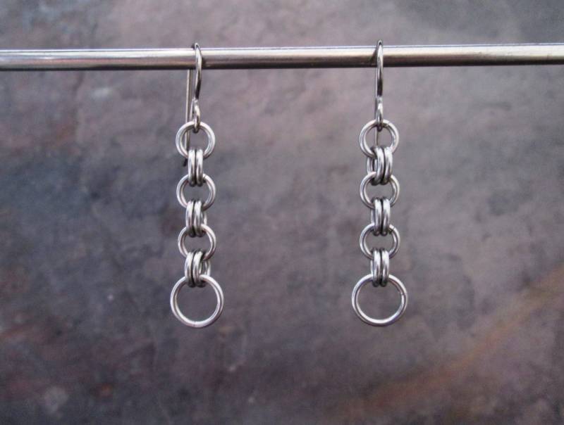 Edelstahl Kettenohrringe, Edelstahlohrringe, Hypoallergene Baumelnde Ohrringe, Kettengliedohrringe von BlackCatStudio98