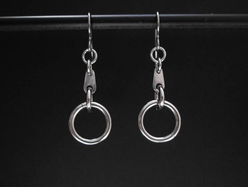 Edelstahl Ohrringe, Industrielle Hypoallergene Baumeln Kreis Ohrringe von BlackCatStudio98