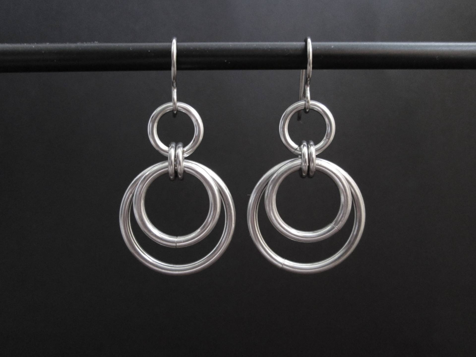 Edelstahl Ohrringe, Nickel Freie Baumeln Hoop Mode Kreis Ohrringe Edelstahl Ohrringe, Nickel Freie Baumeln Hoop Mode Kreis Ohrringe von BlackCatStudio98
