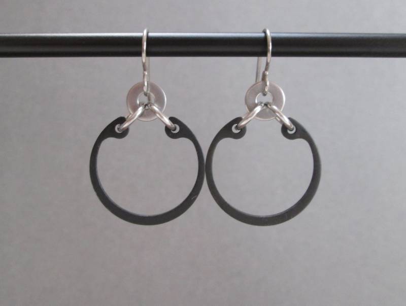 Industrielle Ohrringe, Schwarze Baumelnde Hoopohrringe, Hardware Schmuck, Hypoallergene Ohrringe Washi Industrielle Ohrringe, Schwarze Baumelnde Hoopohrringe, Hardware Schmuck, Hypoallergene Ohrringe Washi von BlackCatStudio98