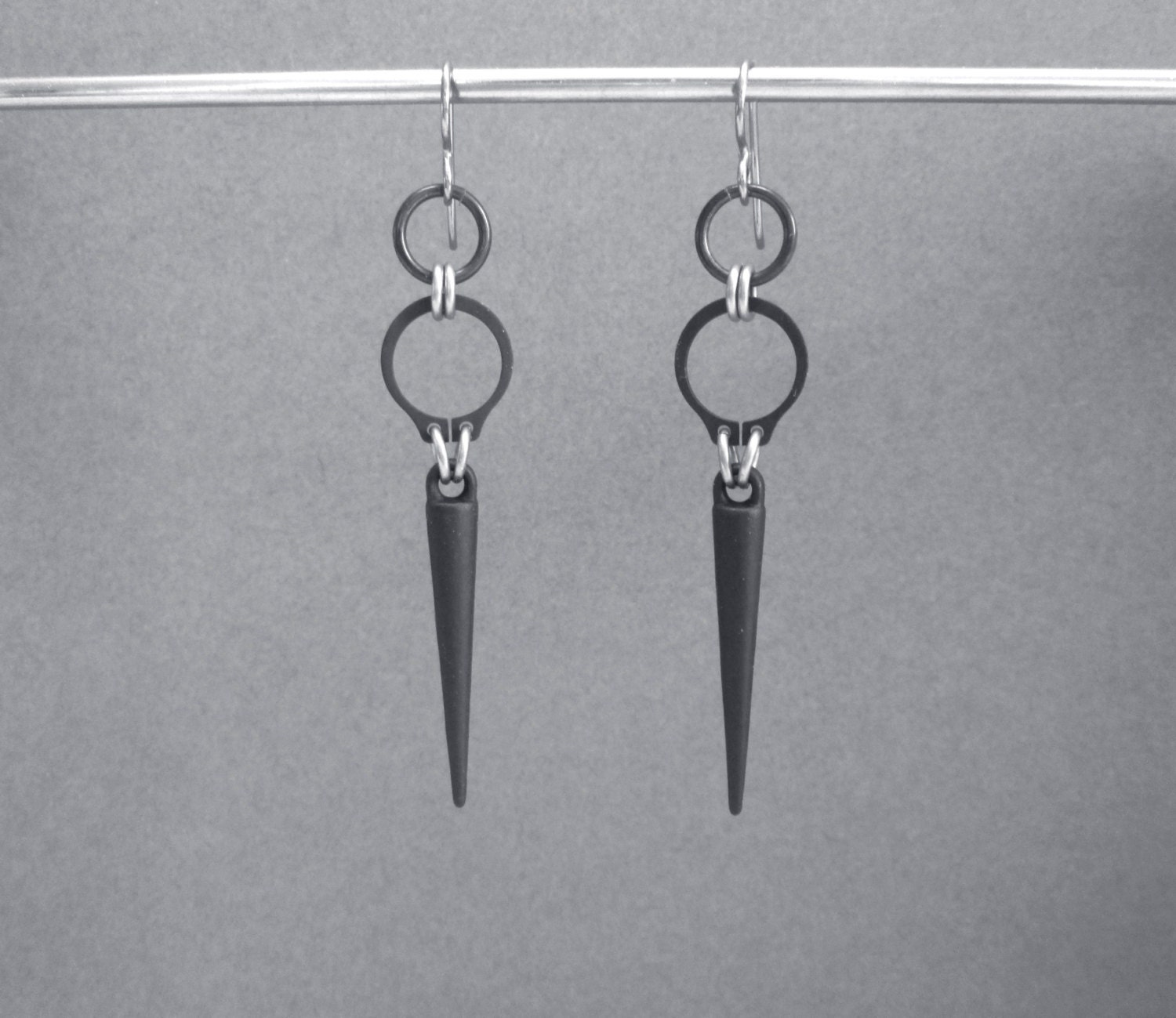 Schwarze Spike Ohrringe, Industrieller Metallschmuck, Hardware Schmuck, Lange Ausgefallener Hypoallergen, Ohrringe Schwarze Spike Ohrringe, Industrieller Metallschmuck, Hardware Schmuck, Lange Ausgefallener Hypoallergen, Ohrringe von BlackCatStudio98