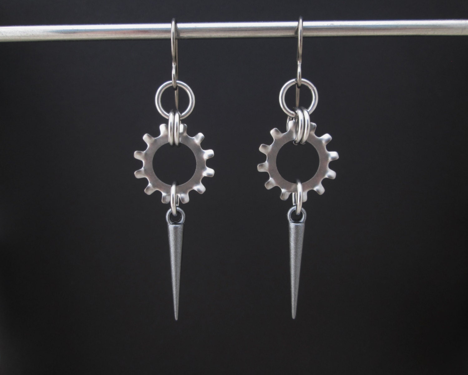 Spike-Ohrringe, Industrie-Ohrringe, Edelstahl-Ohrringe, Hypoallergene Ohrringe, Unterlegscheiben-Ohrringe, Hardware-Schmuck Spike-Ohrringe, Industrie-Ohrringe, Edelstahl-Ohrringe, Hypoallergene Ohrringe, Unterlegscheiben-Ohrringe, Hardware-Schmuck von BlackCatStudio98