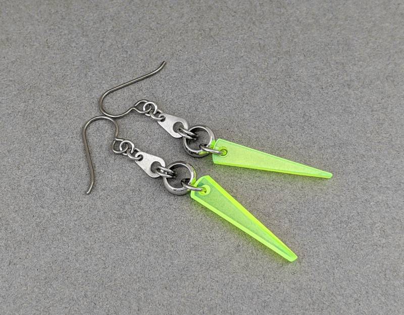 Transparente Neon Gelb Spike Ohrringe, Hypoallergene Leichte Ohrringe Transparente Neon Gelb Spike Ohrringe, Hypoallergene Leichte Ohrringe von BlackCatStudio98
