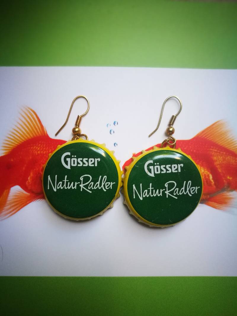Handgemachte Ohrringe Aus Veränderten Gösser Bier Kronkorken Fair Sustainable Upcycling Nachhaltig Diy Punk Gösserpunx Gösserpunks Grün Gelb von BlackCatsUpcycling