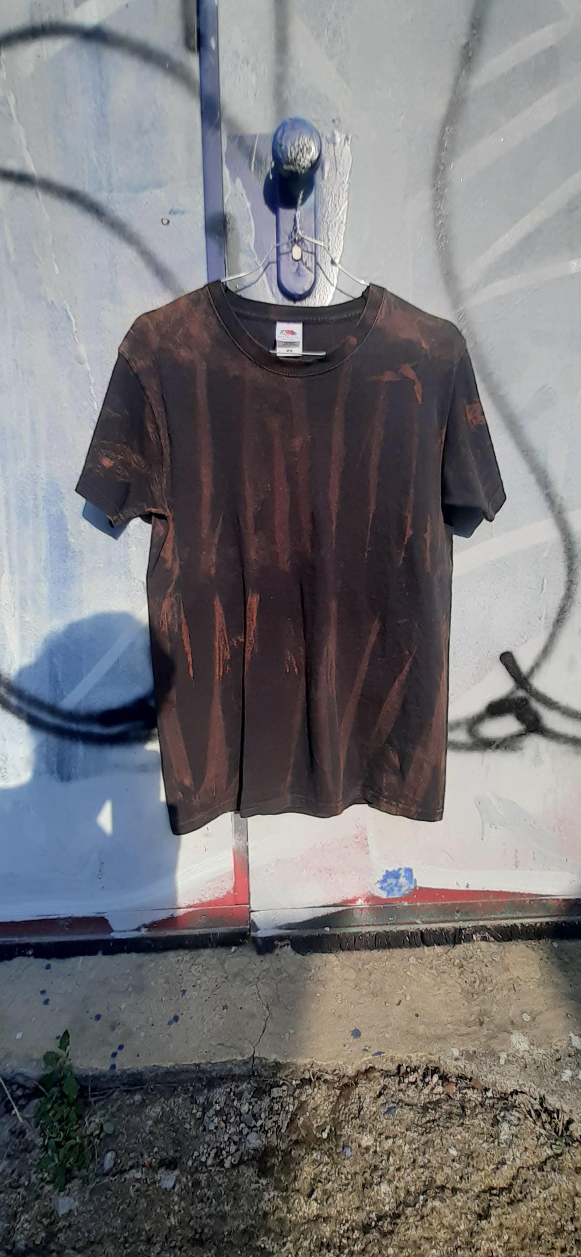 Handgemachtes Gebleichtes Bleached Tshrt Shirt Reworked Unikat Upcycling Customized Einzelstück Statement Punk Handgemacht Gebleekt Handgemachtes Gebleichtes Bleached Tshrt Shirt Reworked Unikat Upcycling Customized Einzelstück Statement Punk Handgemacht Gebleekt von BlackCatsUpcycling