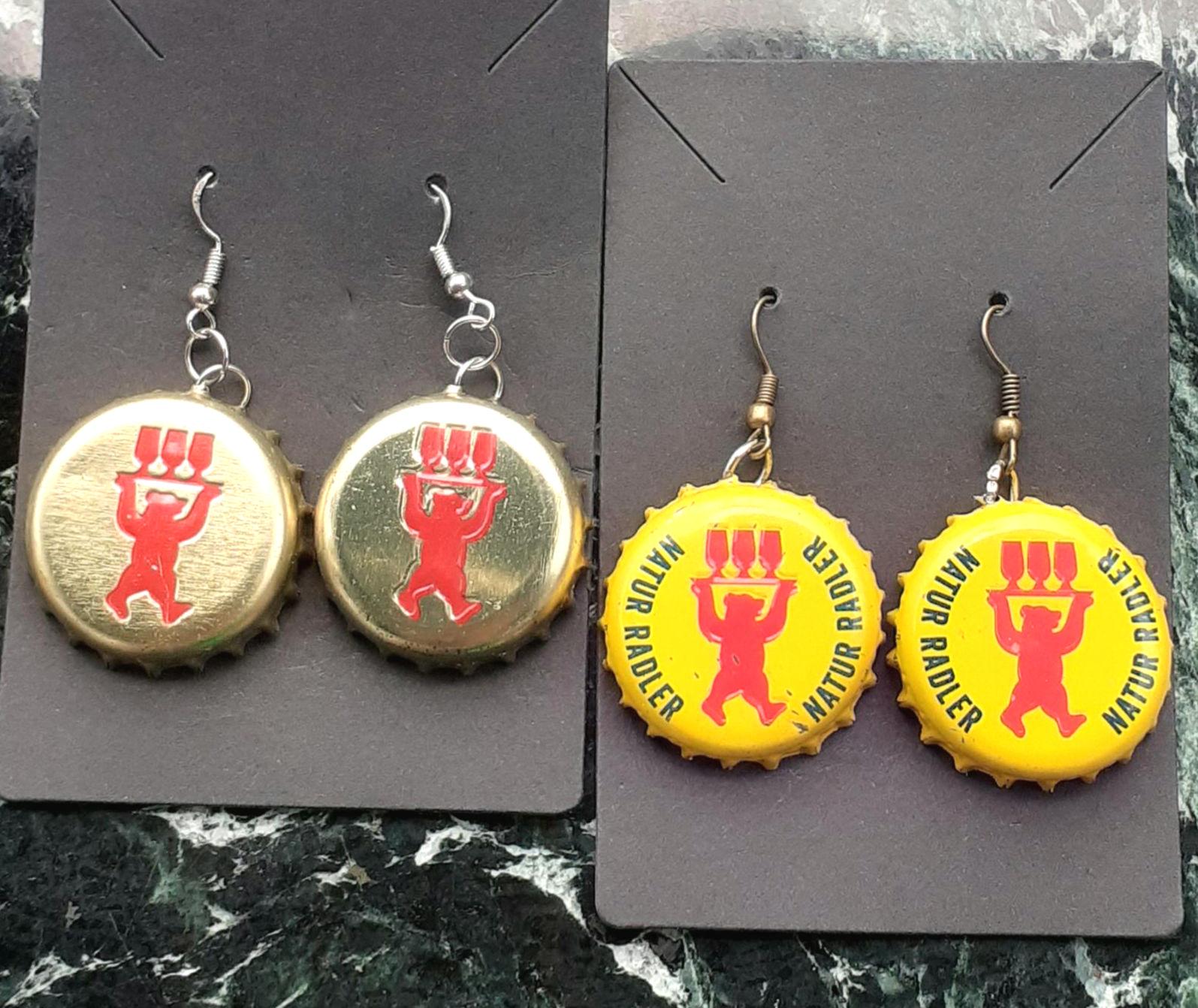 Ohrringe Aus Veränderten Kronkorken Bier Berliner Kindl Natur Radler Neunziger Geschenkidee Ohrhänger Flaschendeckel Bottel Cap Miniblings von BlackCatsUpcycling