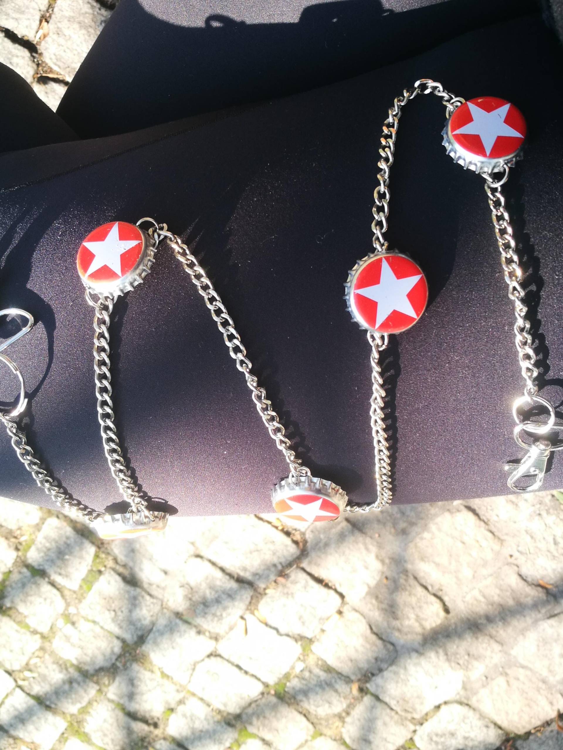 Sterni Sternburg Upcycling Geldbeutelkette Lang Kronkorken Recycling Neunziger Grunge Portemonnaiekette Kette Chain Stern Sterni Sternburg Upcycling Geldbeutelkette Lang Kronkorken Recycling Neunziger Grunge Portemonnaiekette Kette Chain Stern von BlackCatsUpcycling