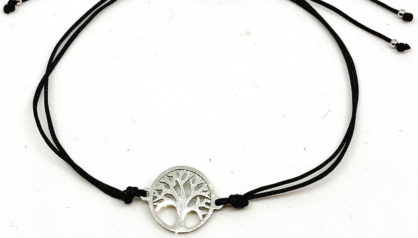 Glücksbringer Makramee-Armband Mit Silberfarbenem Lebensbaum | Freundschaftsarmband Handmade Größenverstellbar Unisex Geschenk Glücksbringer Makramee-Armband Mit Silberfarbenem Lebensbaum | Freundschaftsarmband Handmade Größenverstellbar Unisex Geschenk von BlackCherryPearlz