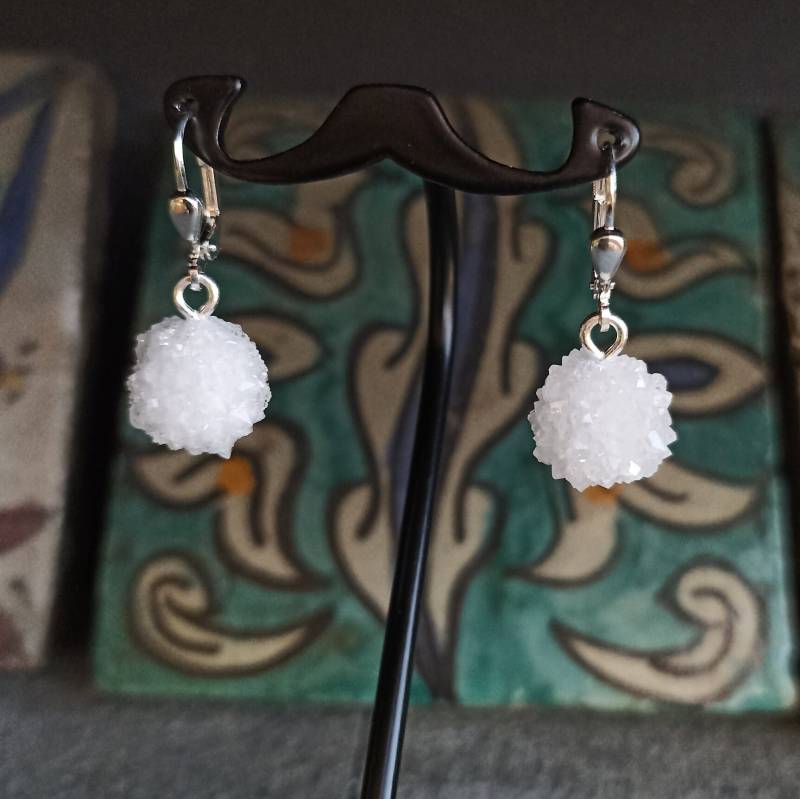 Einzigartige Schneebällchen, Quarzbällchen Ohrhänger in 925 Silber von BlackForestRockShop