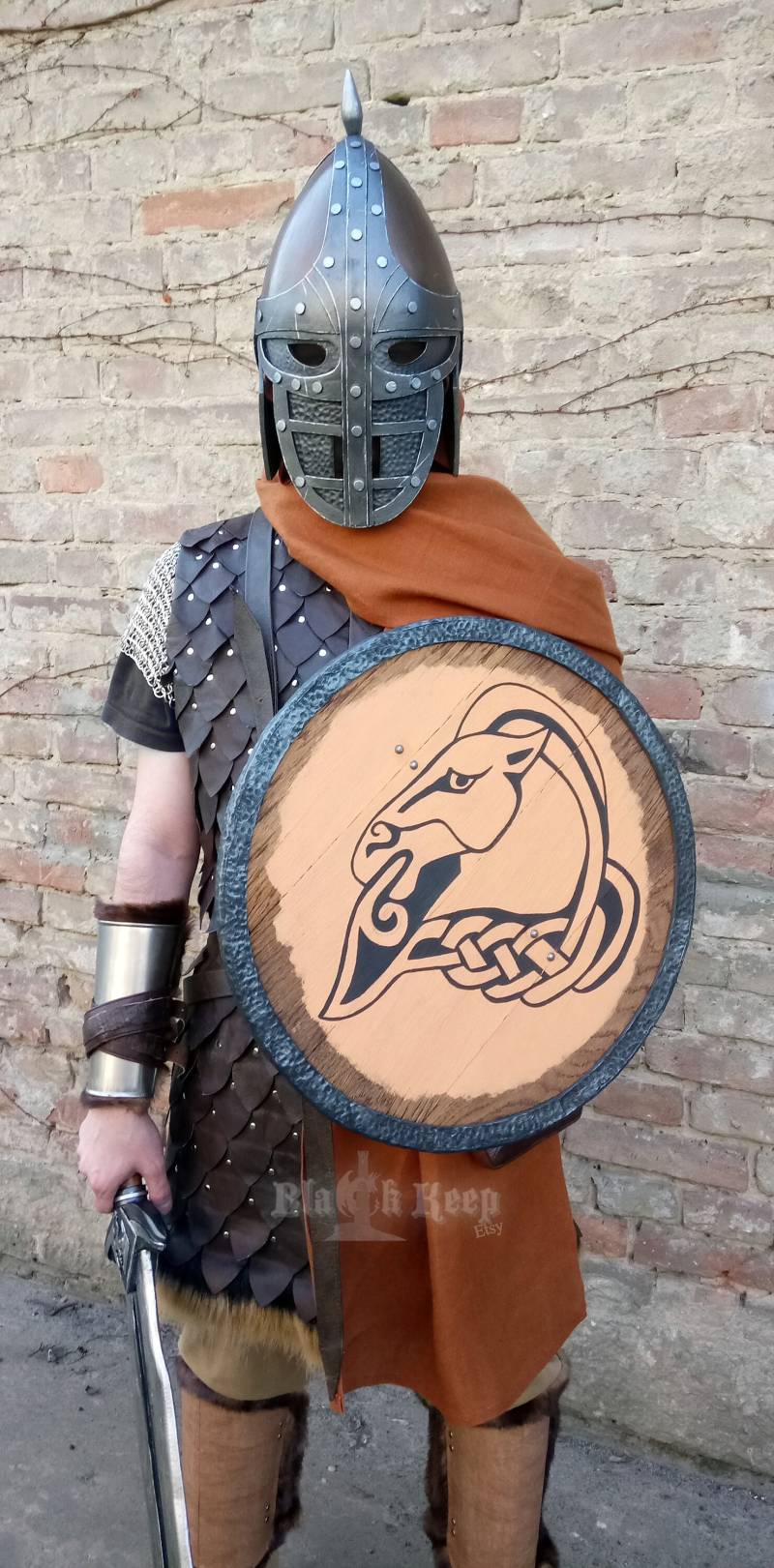 Gardist - Rüstung Aus Leder Mit Kettenhemd Ärmeln Für Larp Und Cosplay von BlackKeep