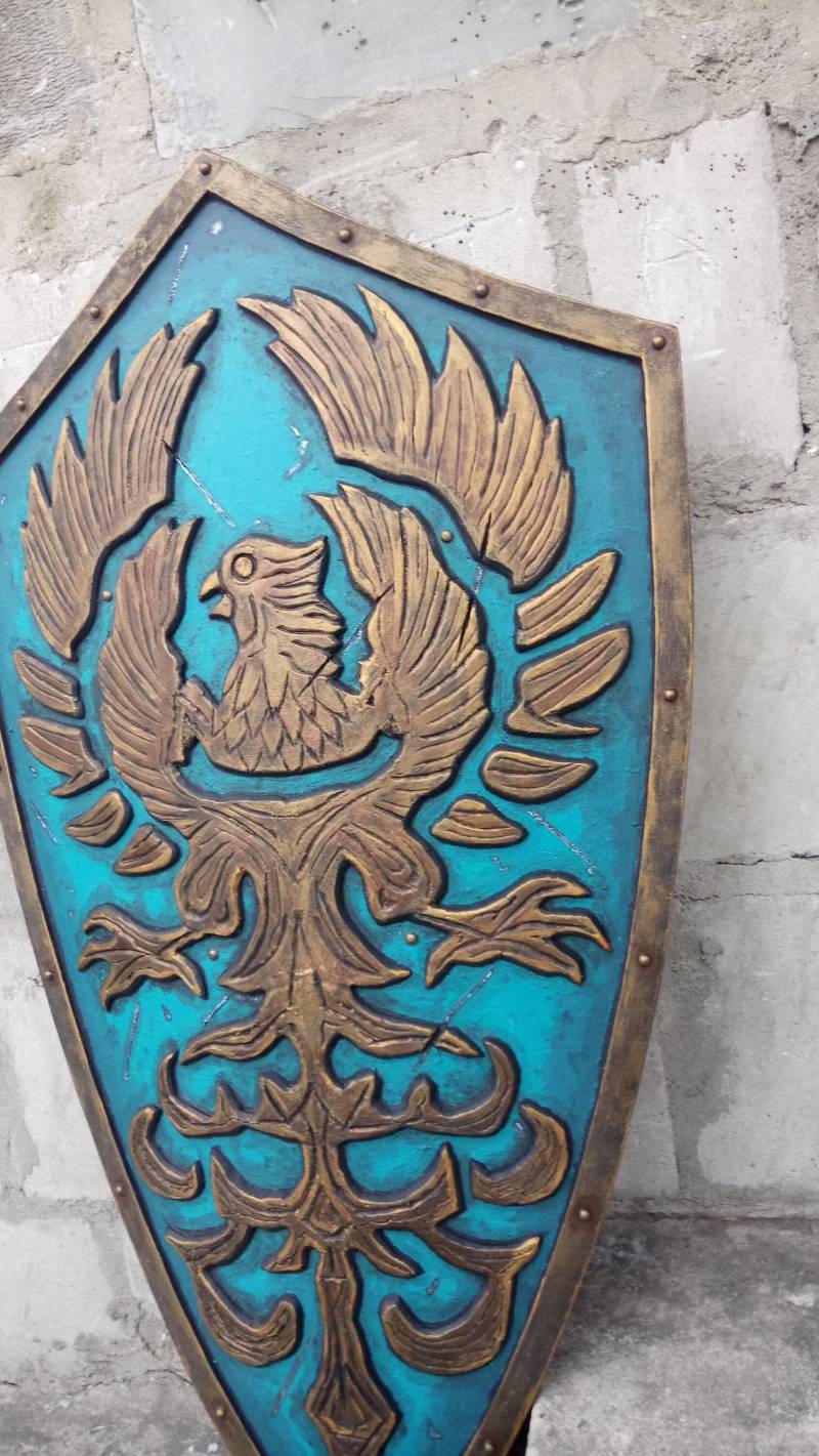 Goldenes Flügelschild | Cosplay & Larp von BlackKeep