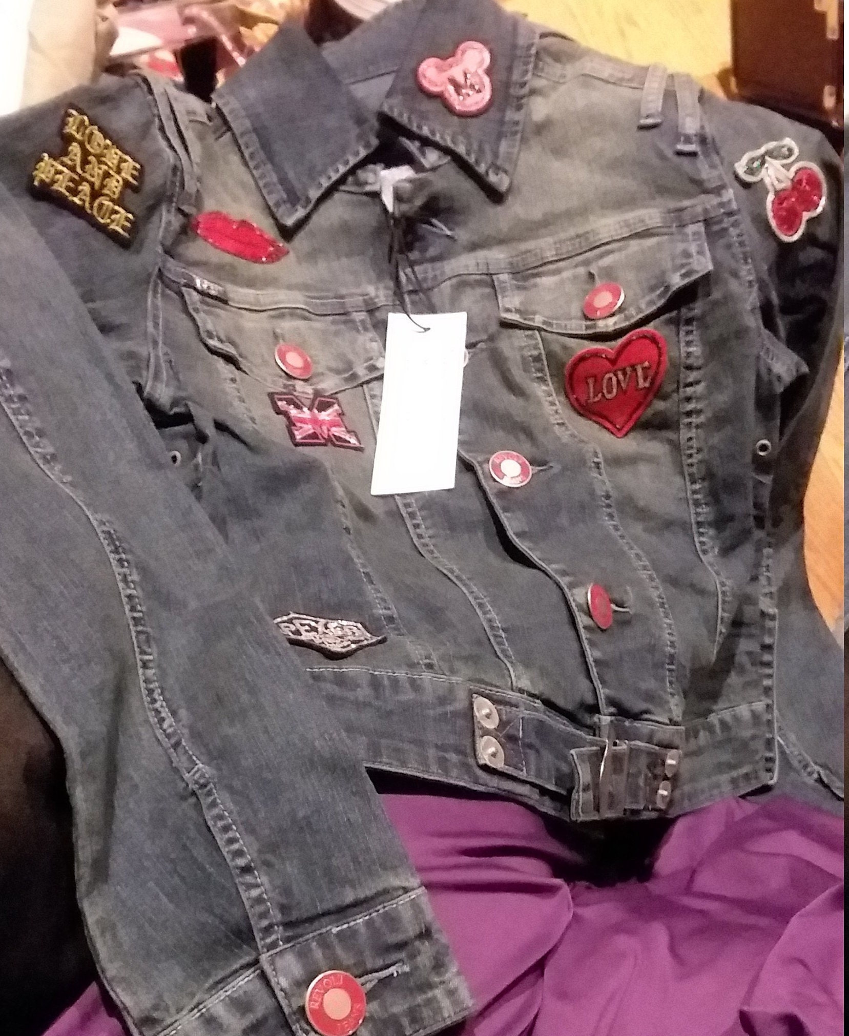 Benutzerdefinierte Denim Rebell Jacken | Keine 2 Gleich Hochwertige Betty Boop, Taz Und Mickey Benutzerdefinierte Denim Rebell Jacken | Keine 2 Gleich Hochwertige Betty Boop, Taz Und Mickey von BlackLaceTrio
