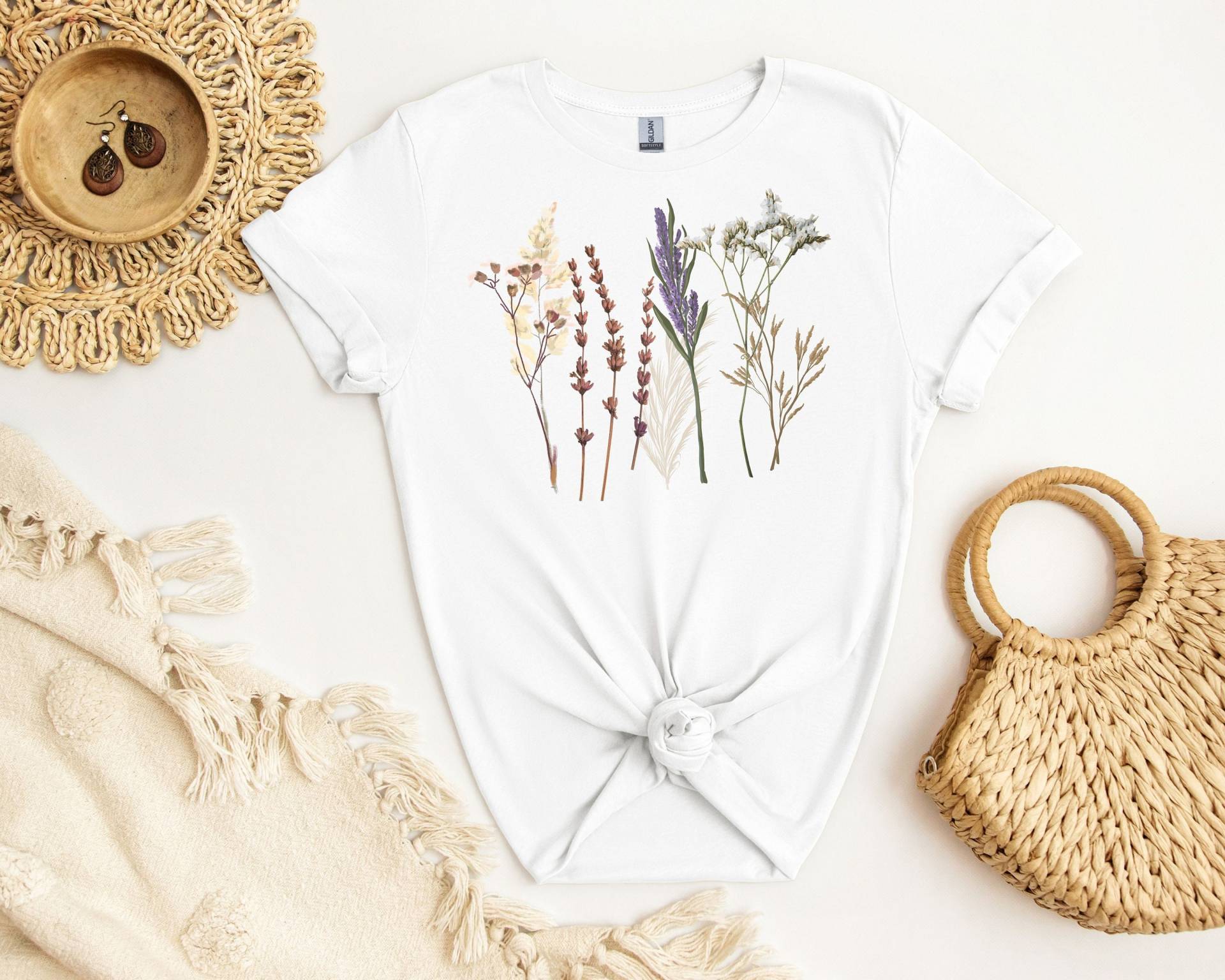 Trockenblumen T-Shirt, Cottagecore Blumen Shirt, Geschenk Für Pflanzen Liebhaber, T-Shirt Aus 100% Baumwolle Trockenblumen T-Shirt, Cottagecore Blumen Shirt, Geschenk Für Pflanzen Liebhaber, T-Shirt Aus 100% Baumwolle von BlackOakDesignShop