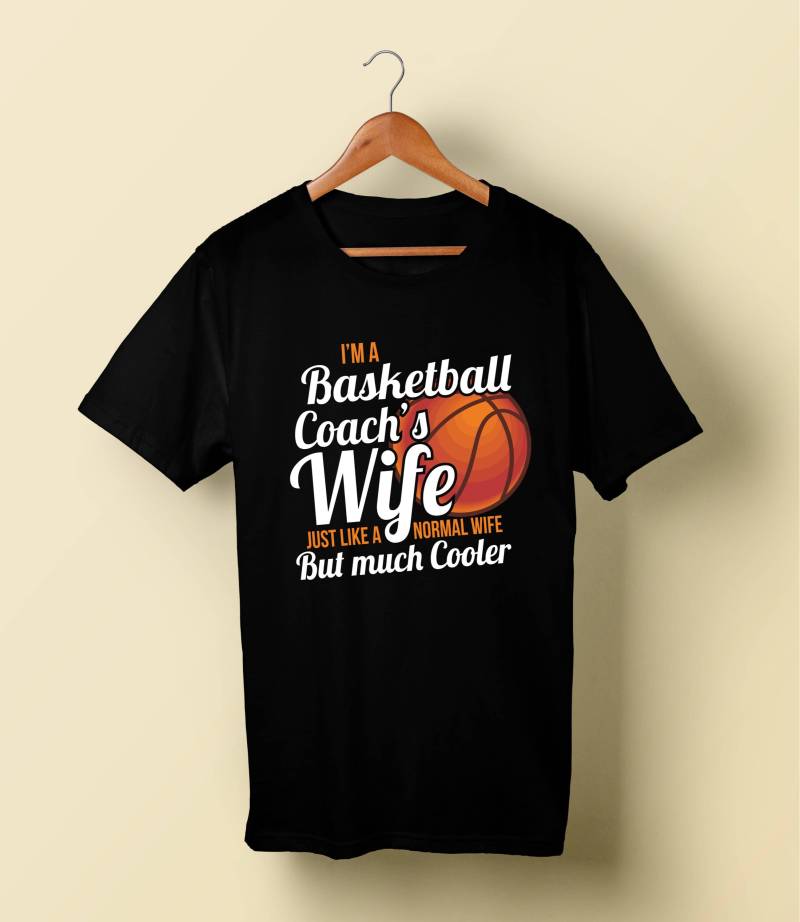 Damen Trainer Frau Hemd Basketball Cooles Geschenk Unisex T-Shirt von BlackWhiteBoujee